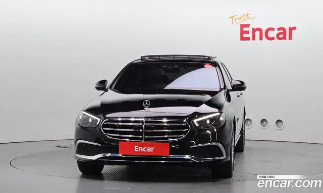 Mercedes-Benz E-Class 2023 3.0 автомат (гидро), миниатюра 3