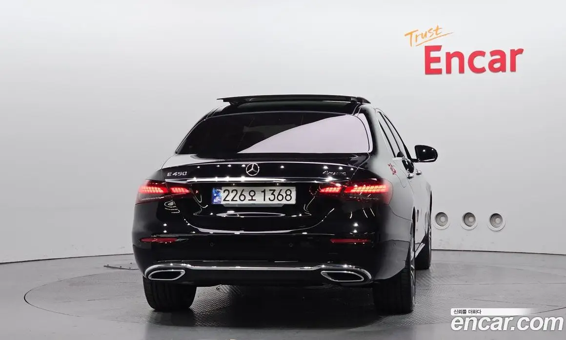 Mercedes-Benz E-Class 2023 3.0 автомат (гидро), фото 4