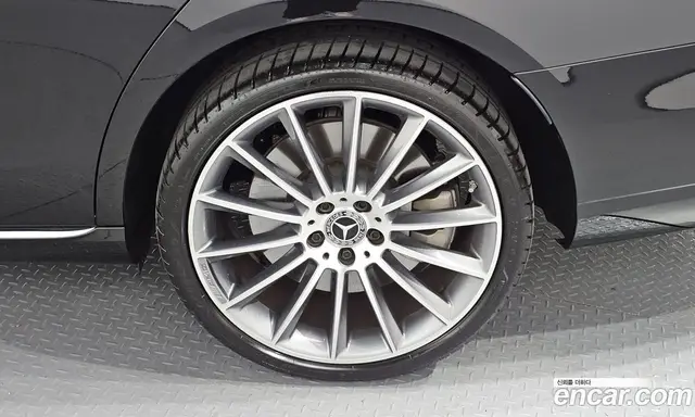 Mercedes-Benz E-Class 2023 3.0 автомат (гидро), миниатюра 7