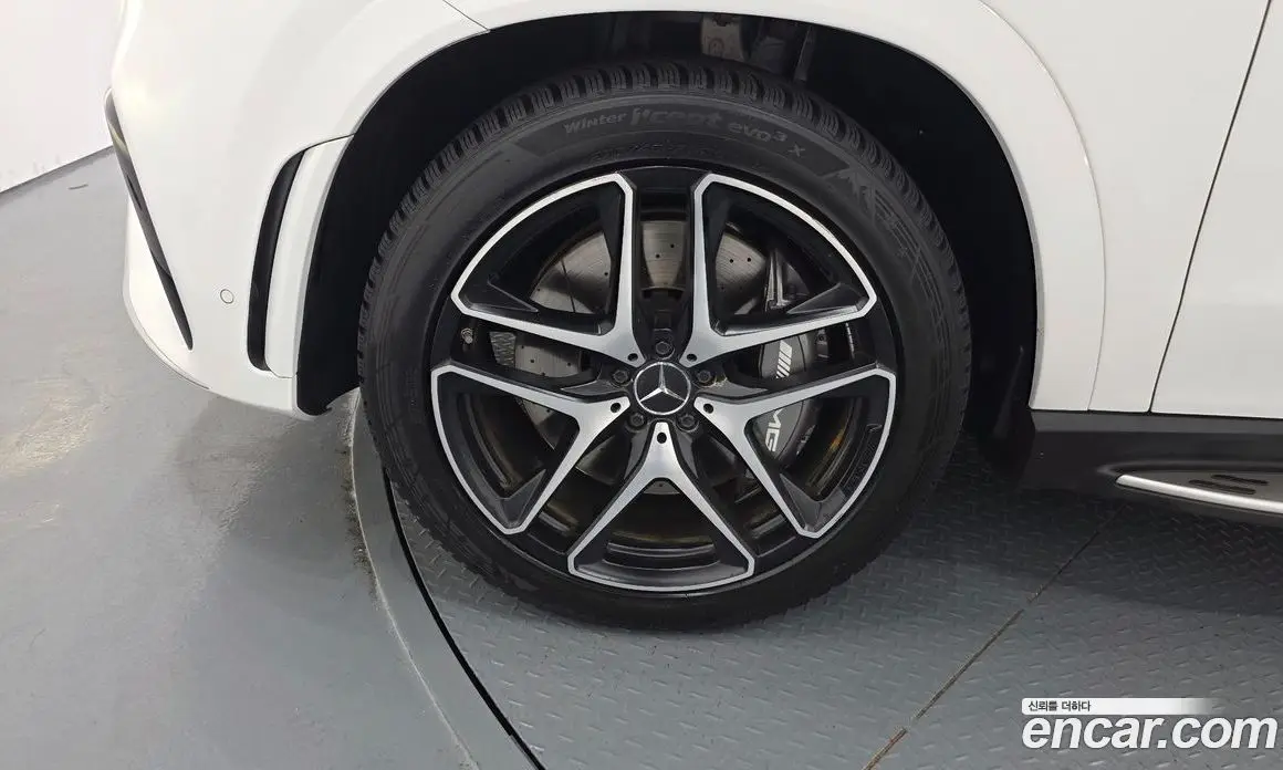 Mercedes-Benz GLE-Class 2023 3.0 автомат (гидро), фото 4