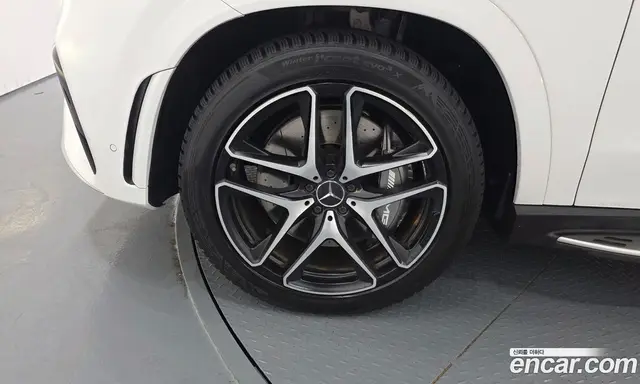 Mercedes-Benz GLE-Class 2023 3.0 автомат (гидро), миниатюра 4