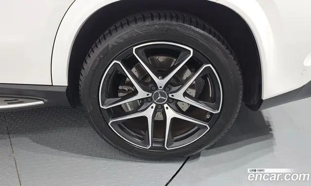 Mercedes-Benz GLE-Class 2023 3.0 автомат (гидро), миниатюра 6