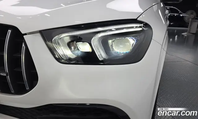 Mercedes-Benz GLE-Class 2023 3.0 автомат (гидро), миниатюра 7