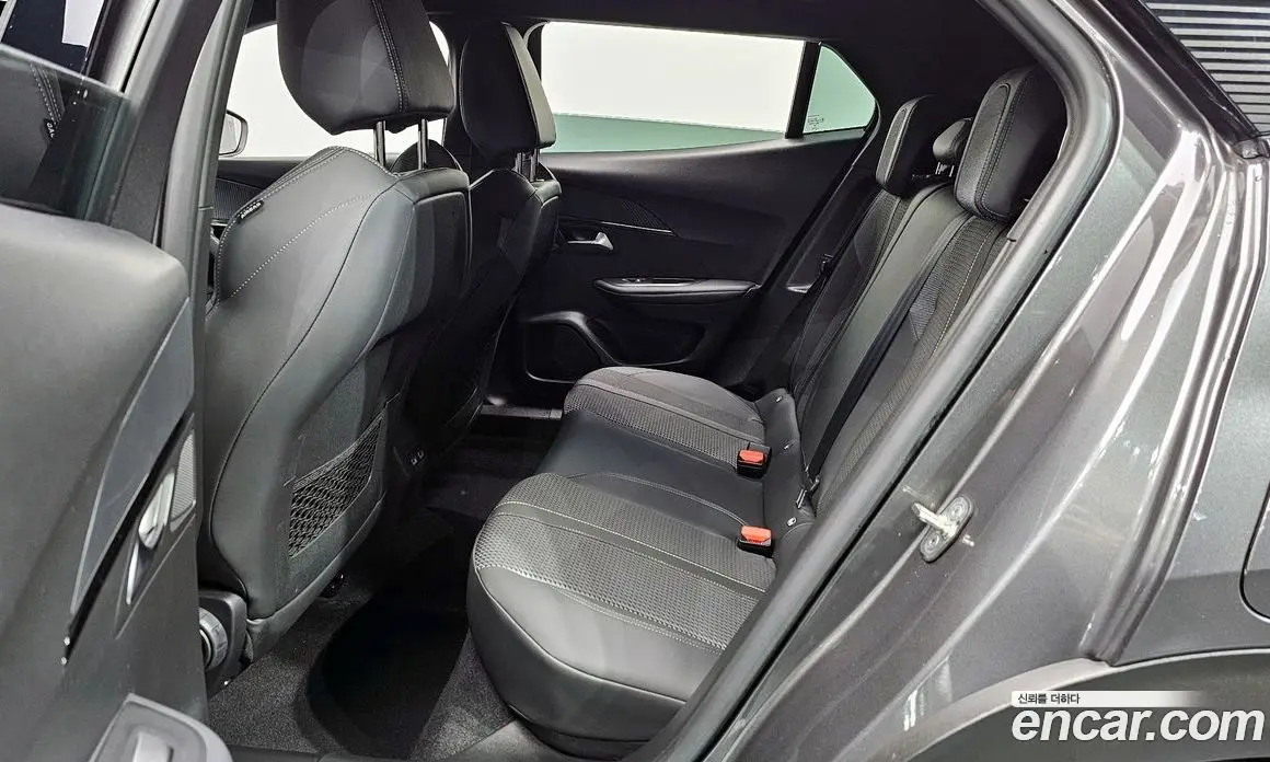 Peugeot 2008 2023 1.5 автомат (гидро), фото 17 Peugeot 2008 2023 1.5 автомат (гидро), фото 17