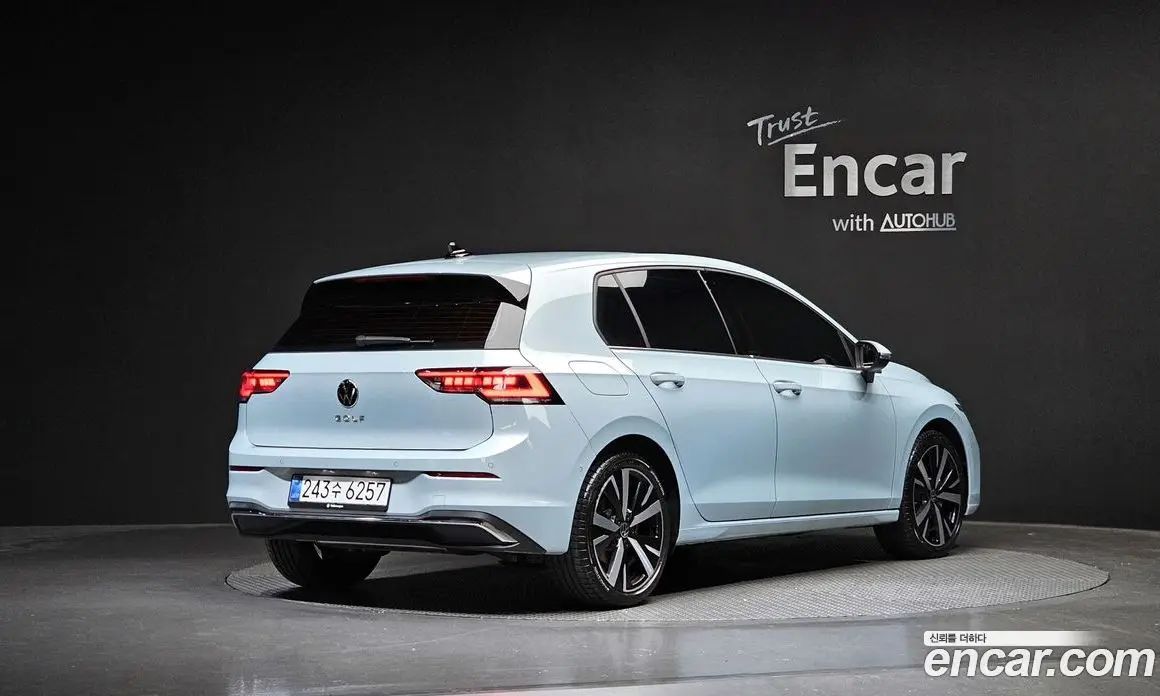 Volkswagen Golf 2025 2.0 автомат (гидро), фото 2 Volkswagen Golf 2025 2.0 автомат (гидро), фото 2