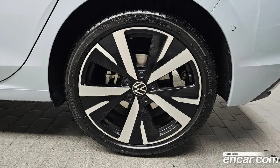 Volkswagen Golf 2025 2.0 автомат (гидро), фото 7 Volkswagen Golf 2025 2.0 автомат (гидро), фото 7