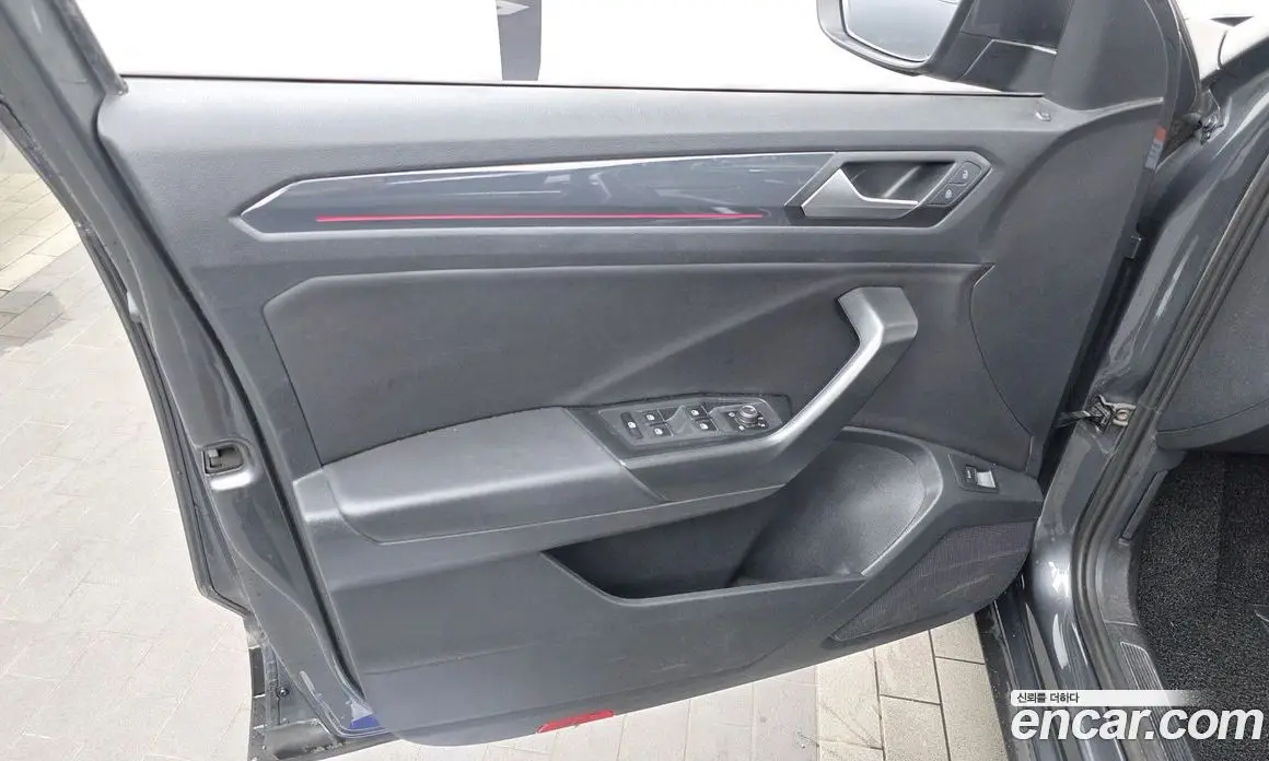 Volkswagen T-Roc 2021 2.0 автомат (гидро), фото 14 Volkswagen T-Roc 2021 2.0 автомат (гидро), фото 14