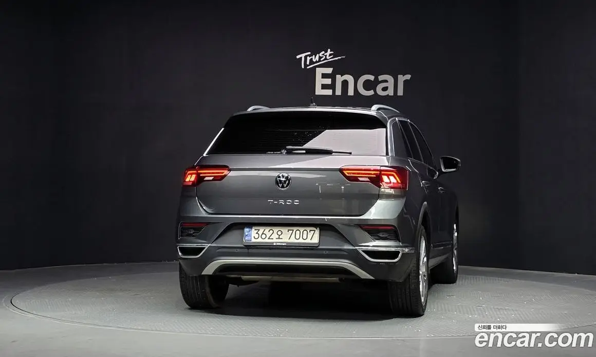 Volkswagen T-Roc 2021 2.0 автомат (гидро), фото 4 Volkswagen T-Roc 2021 2.0 автомат (гидро), фото 4