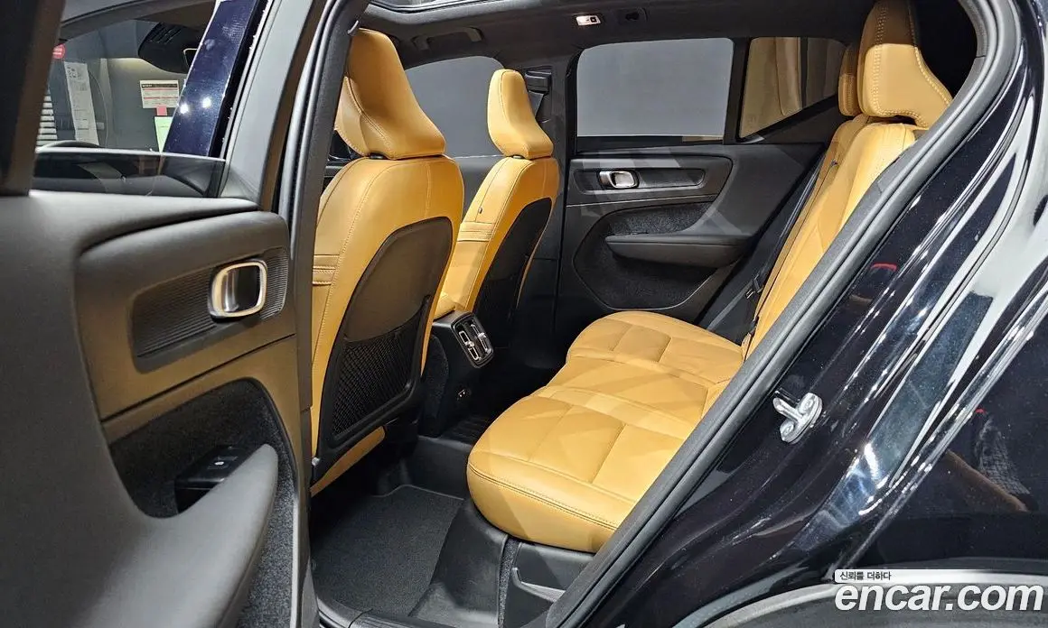 Volvo XC40 2022 2.0 автомат (гидро), фото 16 Volvo XC40 2022 2.0 автомат (гидро), фото 16