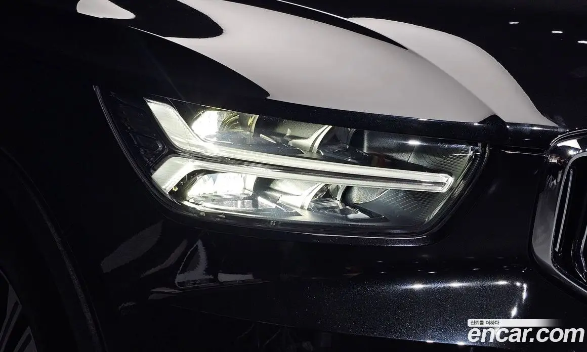 Volvo XC40 2022 2.0 автомат (гидро), фото 8 Volvo XC40 2022 2.0 автомат (гидро), фото 8