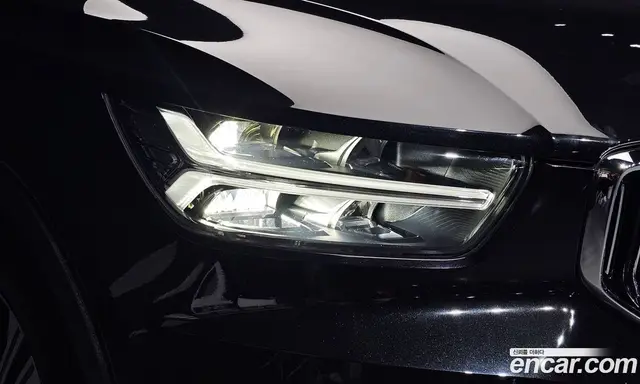 Volvo XC40 2022 2.0 автомат (гидро), миниатюра 8 Volvo XC40 2022 2.0 автомат (гидро), миниатюра 8