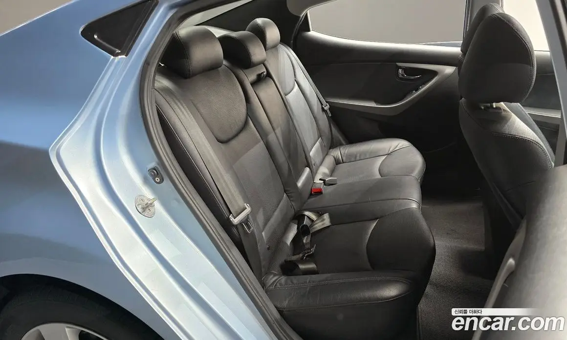 Hyundai Avante 2010 1.6 автомат (гидро), фото 11