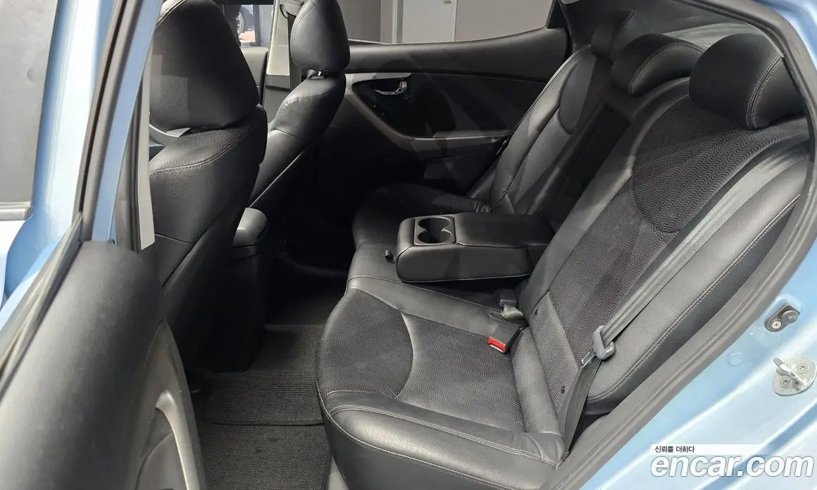 Hyundai Avante 2010 1.6 автомат (гидро), фото 12