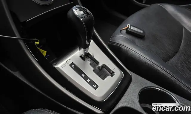 Hyundai Avante 2010 1.6 автомат (гидро), миниатюра 9