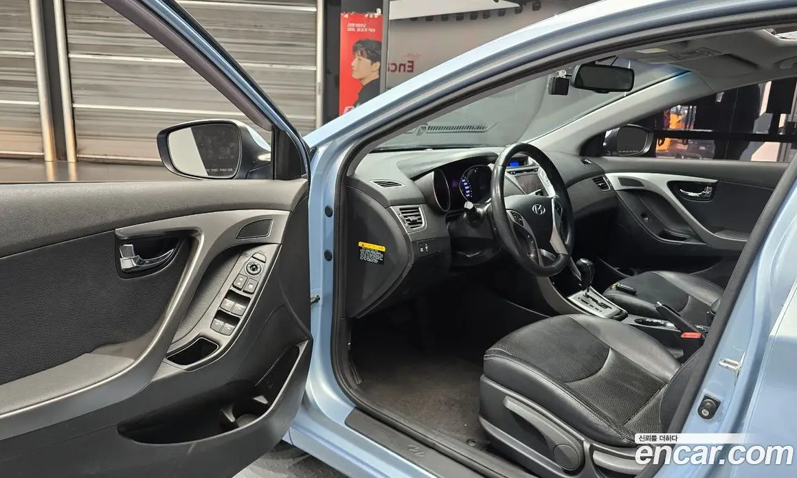Hyundai Avante 2010 1.6 автомат (гидро), фото 10