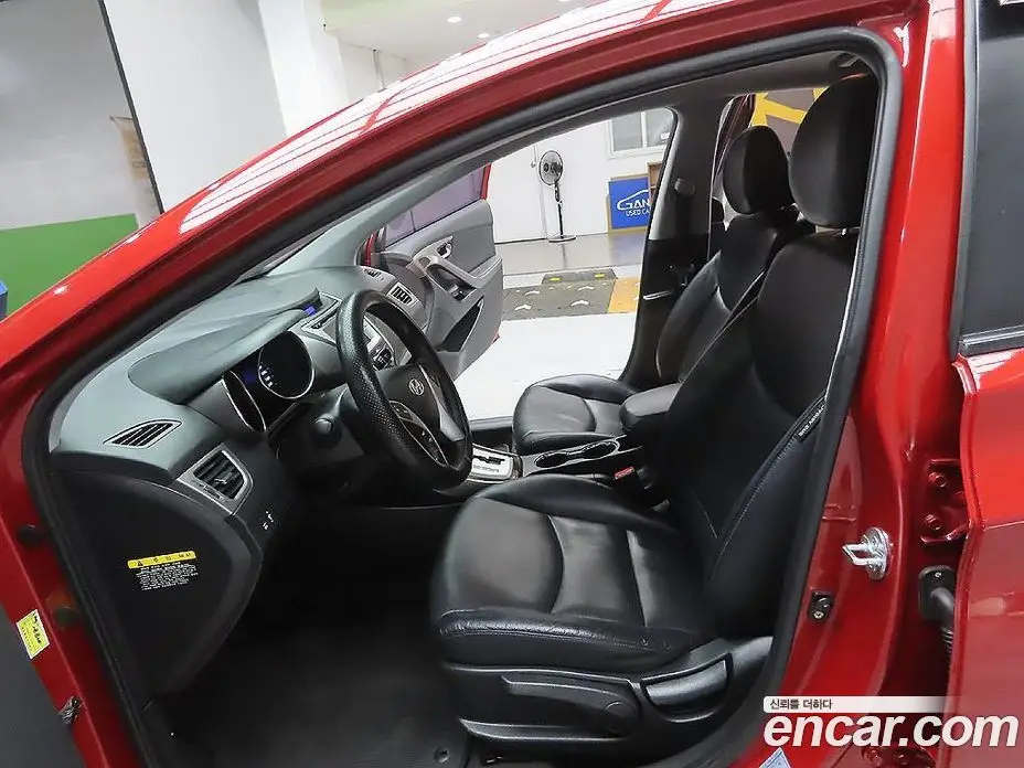 Hyundai Avante 2012 1.6 автомат (гидро), фото 12