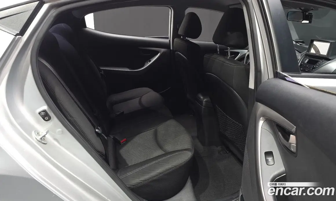 Hyundai Avante 2013 1.6 автомат (гидро), фото 11