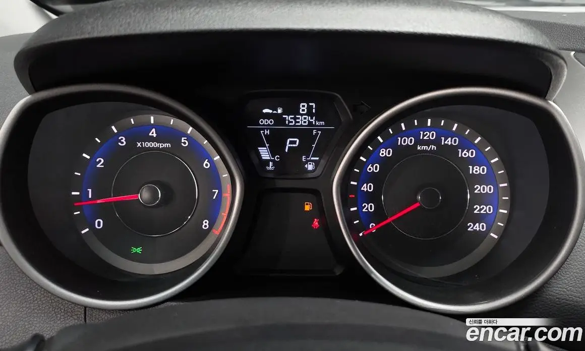 Hyundai Avante 2013 1.6 автомат (гидро), фото 8