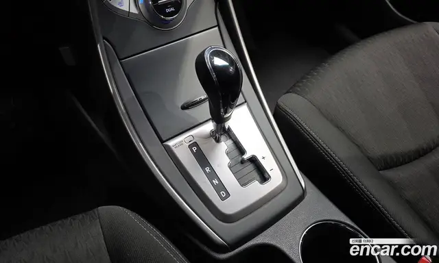 Hyundai Avante 2013 1.6 автомат (гидро), миниатюра 9