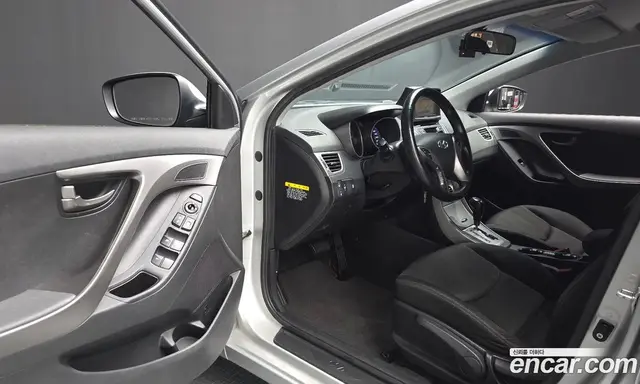 Hyundai Avante 2013 1.6 автомат (гидро), миниатюра 10