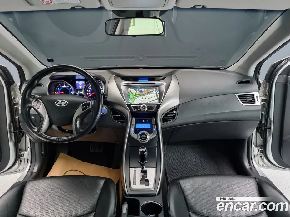 Hyundai Avante 2013 1.6 автомат (гидро), фото 7