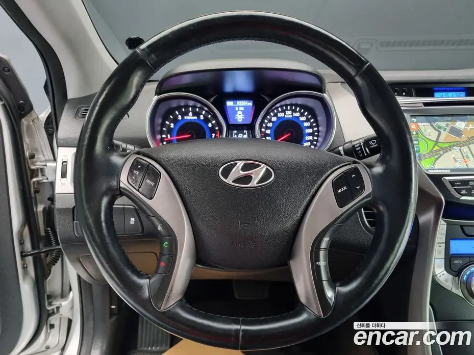Hyundai Avante 2013 1.6 автомат (гидро), фото 8