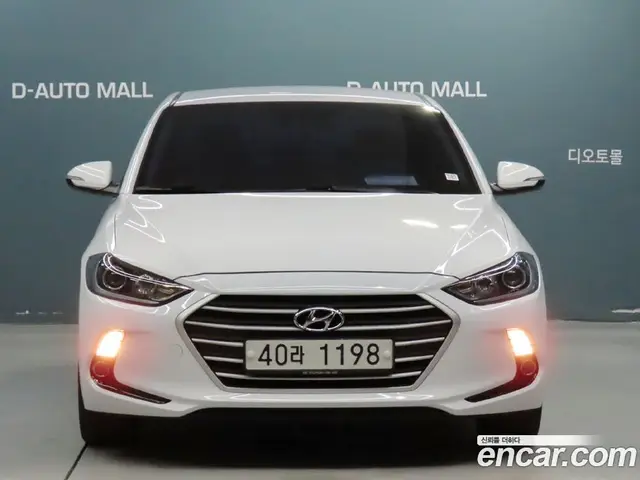 Hyundai Avante 2017 1.6 автомат (гидро), миниатюра 2
