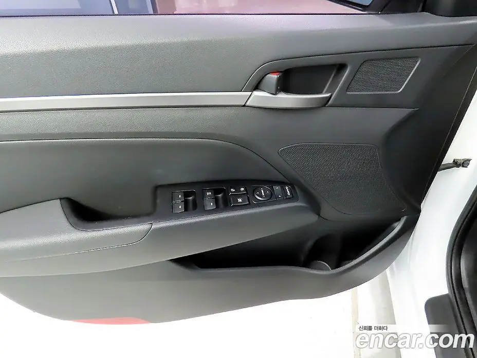 Hyundai Avante 2017 1.6 автомат (гидро), фото 14
