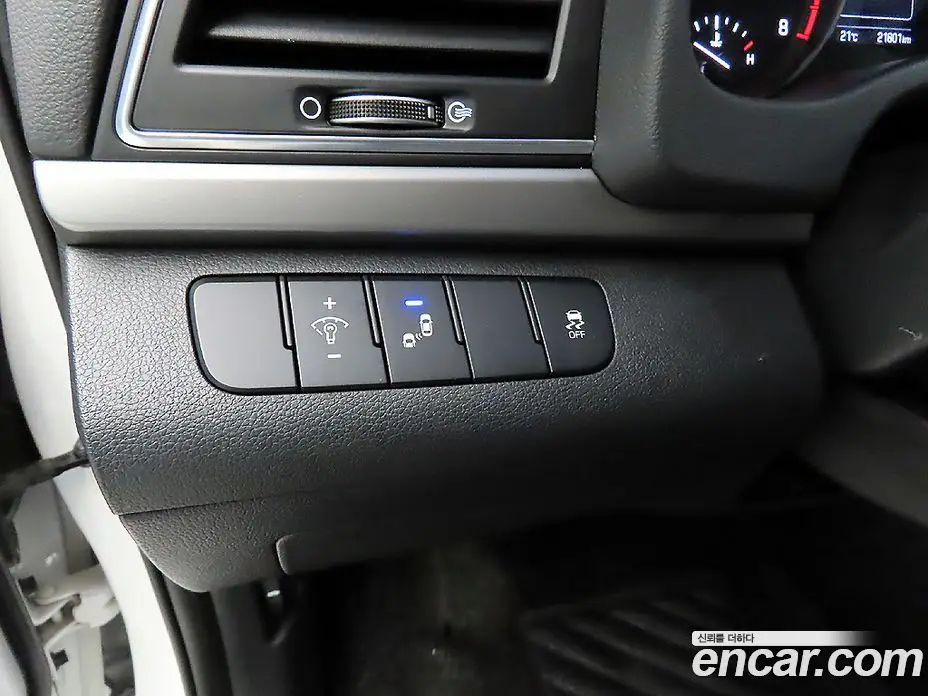 Hyundai Avante 2017 1.6 автомат (гидро), фото 15