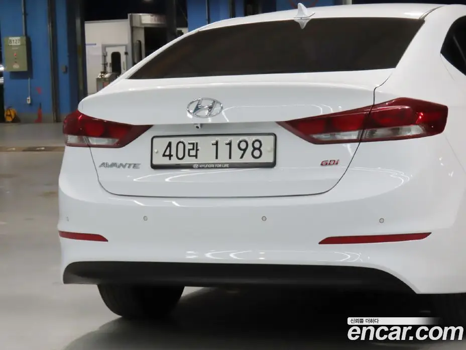 Hyundai Avante 2017 1.6 автомат (гидро), фото 17