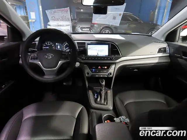 Hyundai Avante 2017 1.6 автомат (гидро), миниатюра 5