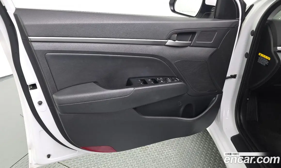 Hyundai Avante 2018 1.6 автомат (гидро), фото 14