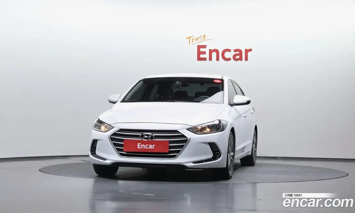 Hyundai Avante 2018 1.6 автомат (гидро), фото 3