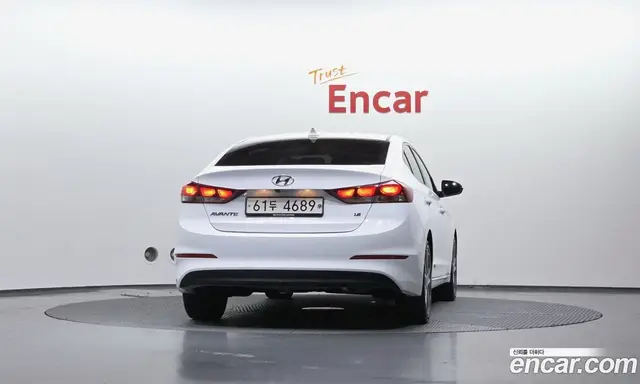 Hyundai Avante 2018 1.6 автомат (гидро), миниатюра 4