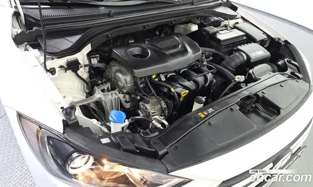 Hyundai Avante 2018 1.6 автомат (гидро), миниатюра 6