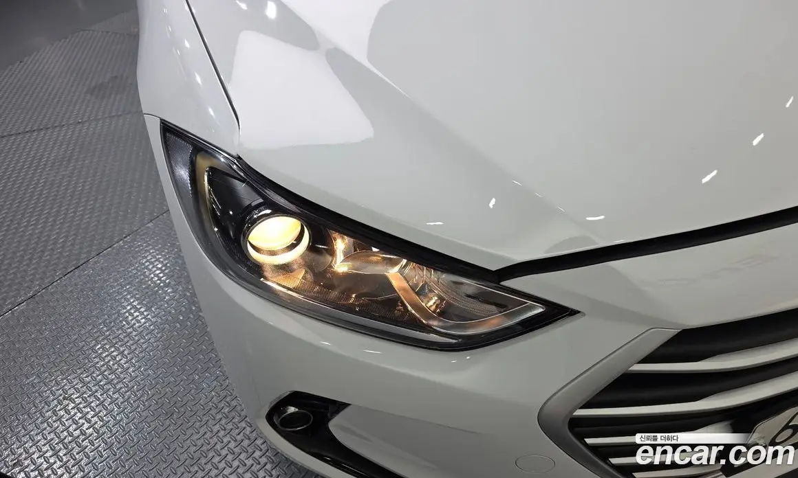 Hyundai Avante 2018 1.6 автомат (гидро), фото 8