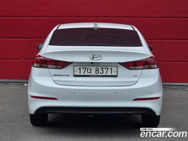 Hyundai Avante 2018 1.6 автомат (гидро), миниатюра 3 Hyundai Avante 2018 1.6 автомат (гидро), миниатюра 3