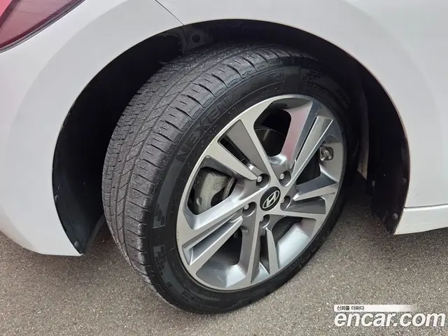 Hyundai Avante 2018 1.6 автомат (гидро), миниатюра 6 Hyundai Avante 2018 1.6 автомат (гидро), миниатюра 6