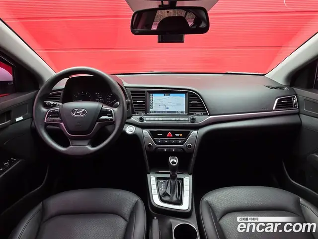 Hyundai Avante 2018 1.6 автомат (гидро), миниатюра 10 Hyundai Avante 2018 1.6 автомат (гидро), миниатюра 10