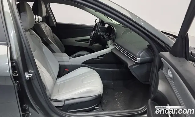 Hyundai Avante 2023 1.6 автомат (гидро), миниатюра 11