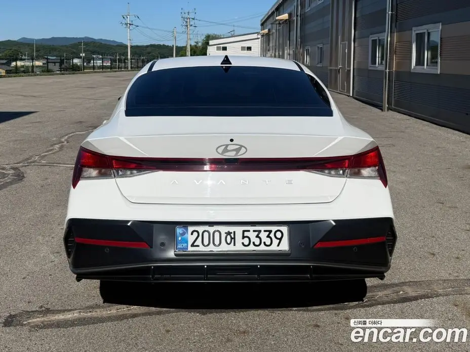 Hyundai Avante 2024 1.6 автомат (гидро), фото 5