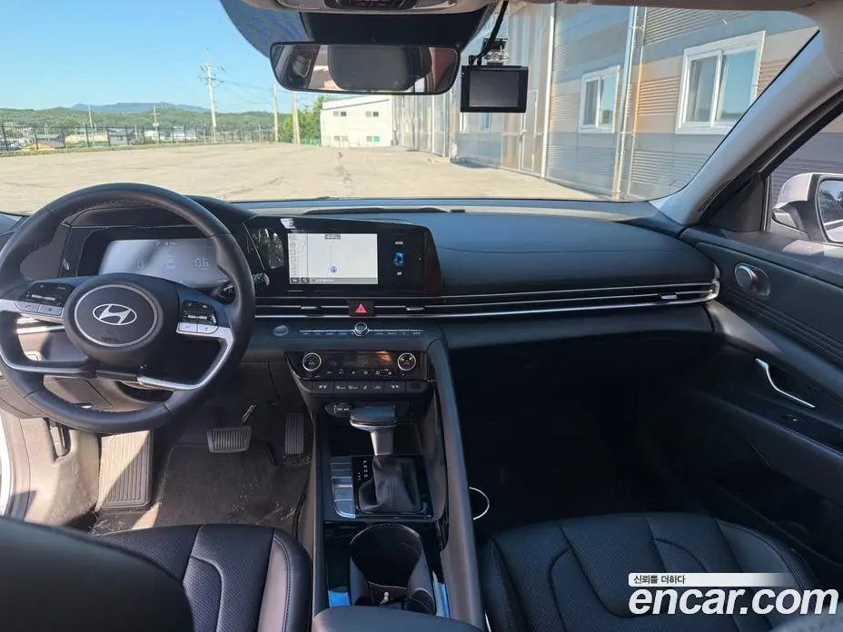 Hyundai Avante 2024 1.6 автомат (гидро), фото 7