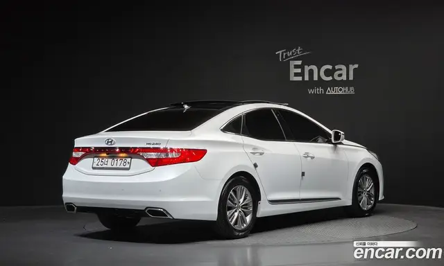 Hyundai Grandeur 2016 2.4 автомат (гидро), миниатюра 2