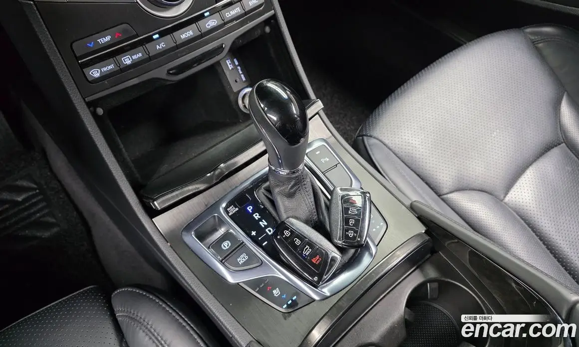 Hyundai Grandeur 2016 2.4 автомат (гидро), фото 12