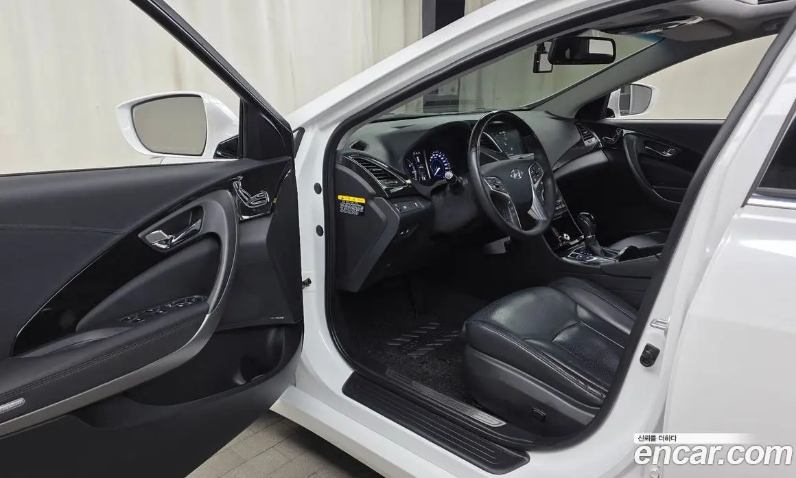 Hyundai Grandeur 2016 2.4 автомат (гидро), фото 13