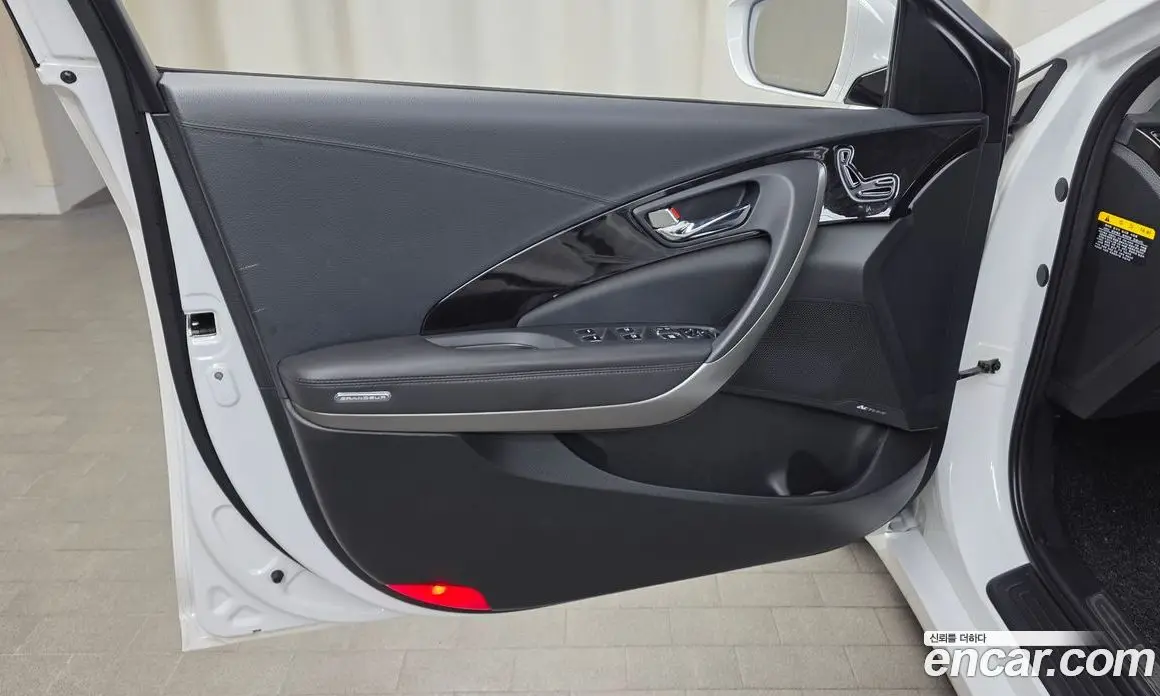 Hyundai Grandeur 2016 2.4 автомат (гидро), фото 14