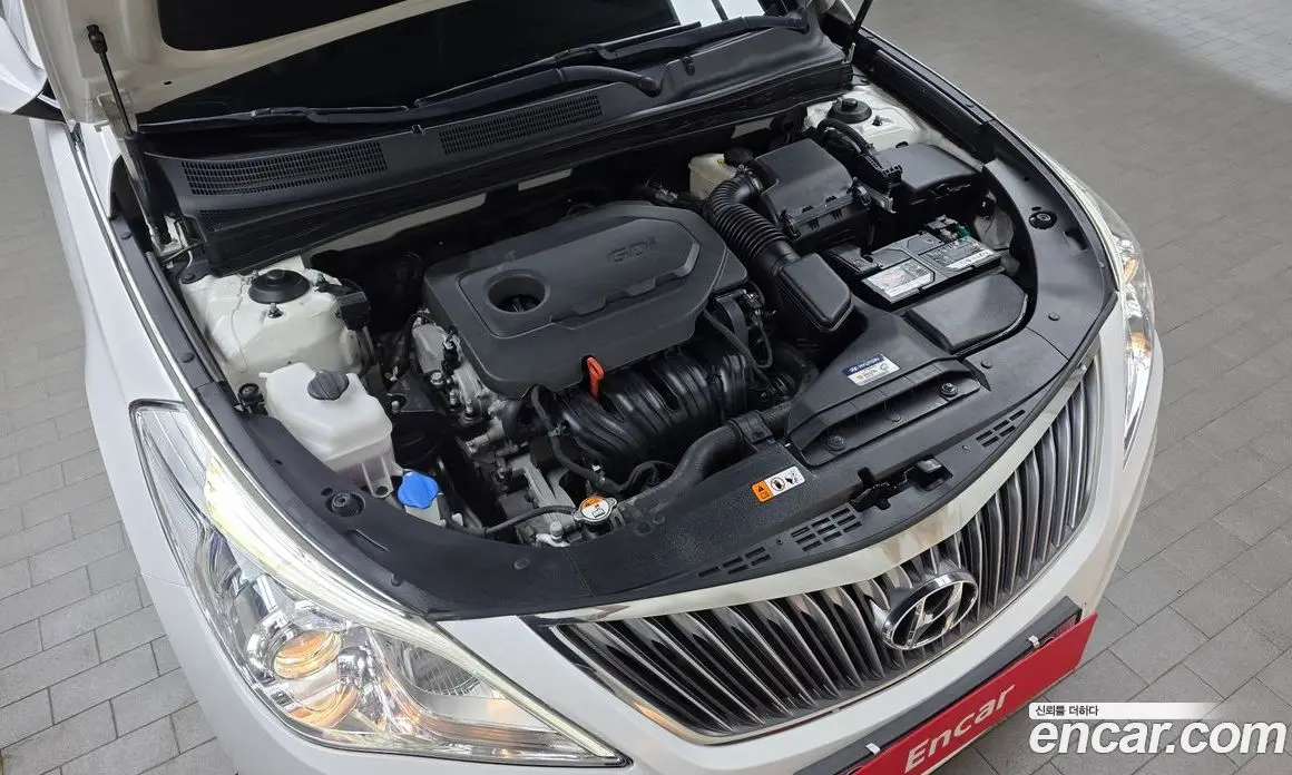 Hyundai Grandeur 2016 2.4 автомат (гидро), фото 6