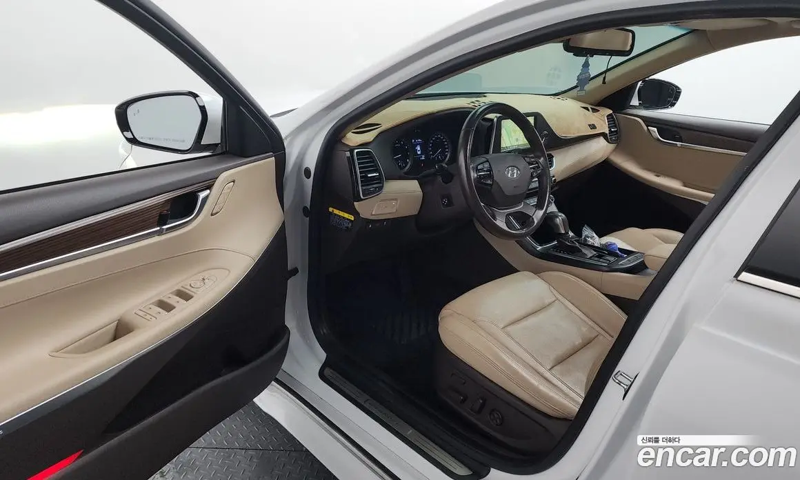 Hyundai Grandeur 2018 2.4 автомат (гидро), фото 12 Hyundai Grandeur 2018 2.4 автомат (гидро), фото 12