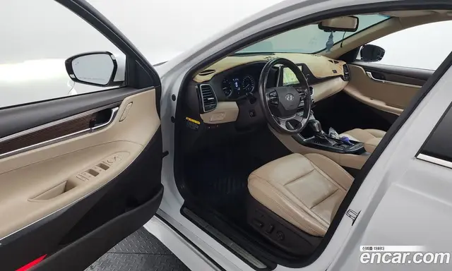 Hyundai Grandeur 2018 2.4 автомат (гидро), миниатюра 12