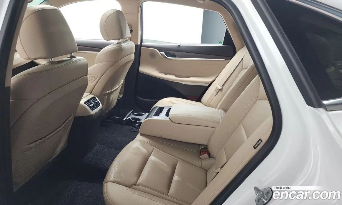 Hyundai Grandeur 2018 2.4 автомат (гидро), фото 16 Hyundai Grandeur 2018 2.4 автомат (гидро), фото 16